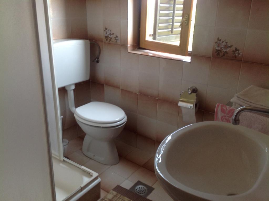 Apartments Radulovic Biograd Na Moru Quarto foto