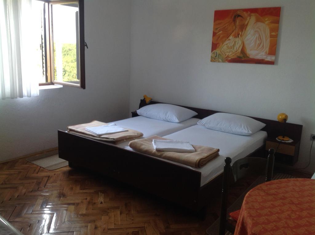 Apartments Radulovic Biograd Na Moru Quarto foto