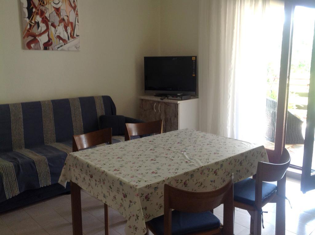 Apartments Radulovic Biograd Na Moru Quarto foto